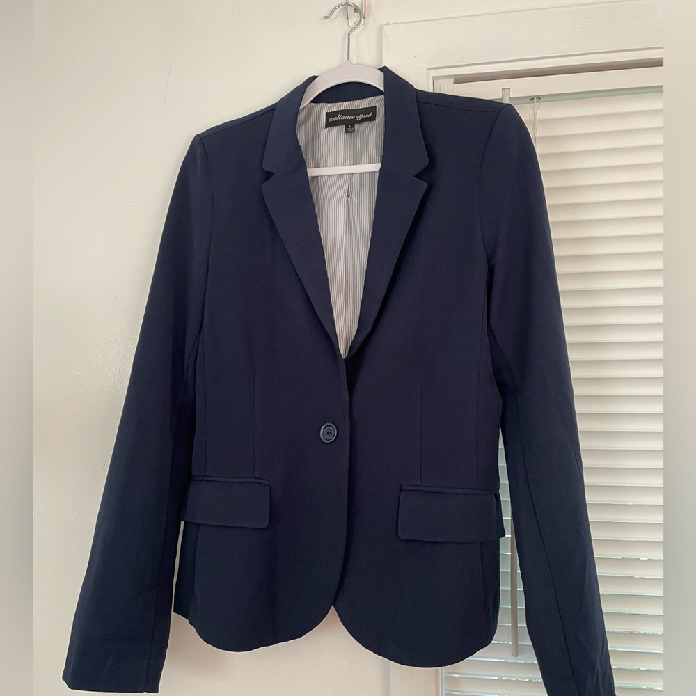 Navy blue blazer in superb condition only worn once